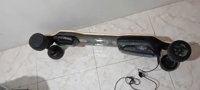 Patineta Eléctrica Qekud con Control Remoto