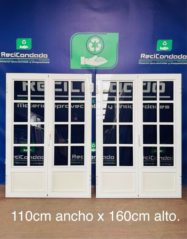 Nº 32 y 33. Dos ventanas abatibles con palillería.