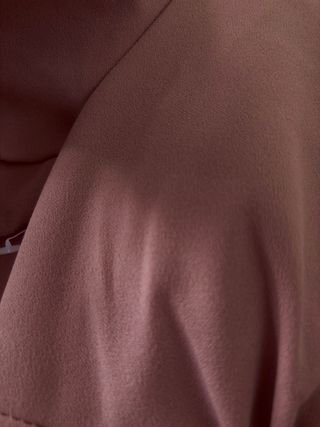 Vestido rosa palo con volantes