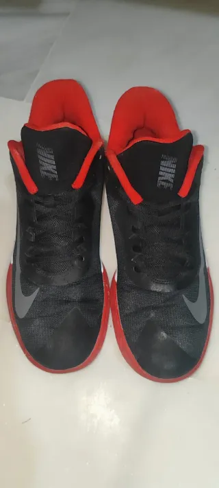 Zapatillas Nike Negras y Rojas