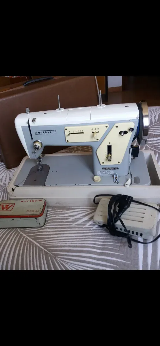 Máquina de coser Wertheim automática