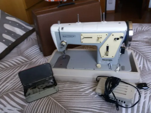 Máquina de coser Wertheim automática