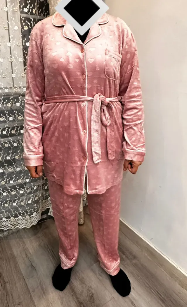 Pijama mujer rosa con corazones