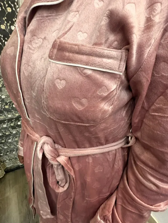 Pijama mujer rosa con corazones