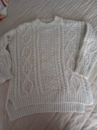 Jersey de punto blanco de Stradivarius