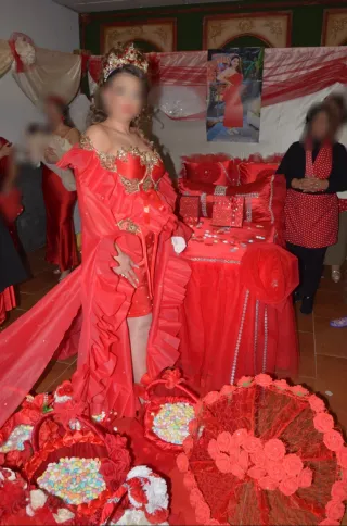 Bata de novia roja