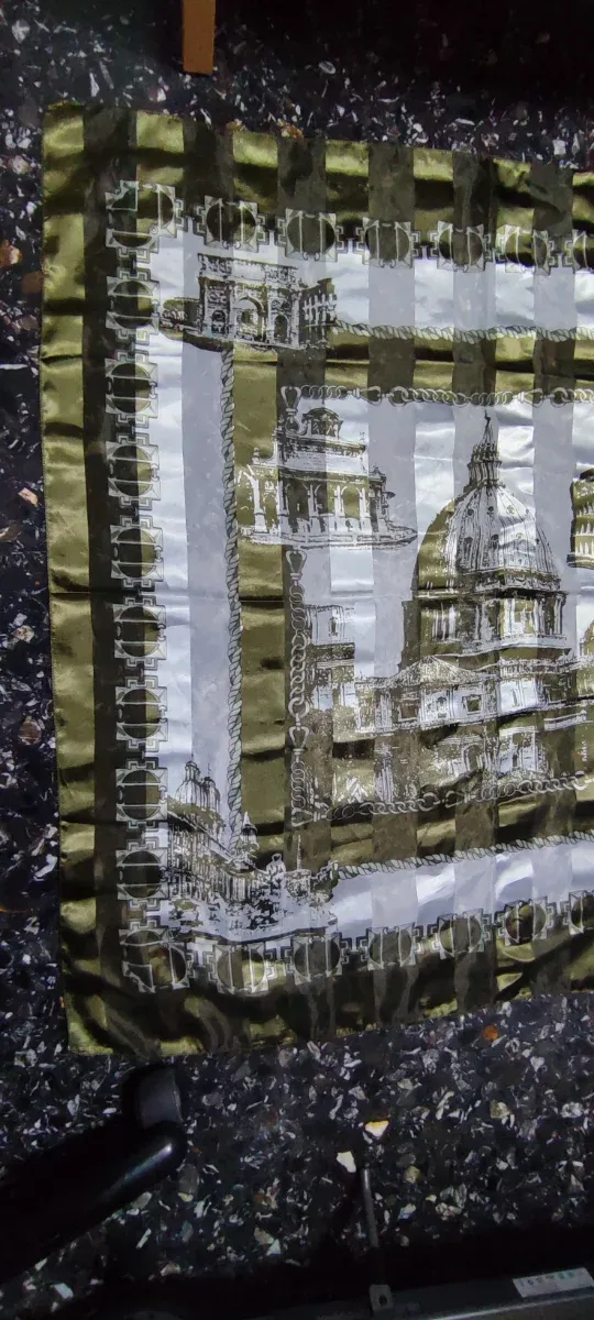 Bufanda de seda con estampado de Roma