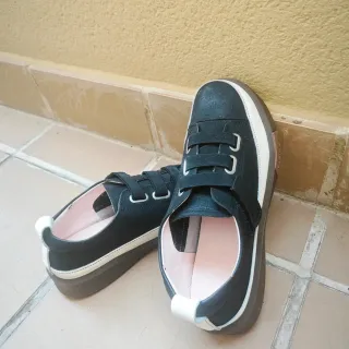 Zapatillas negras de piel negras talla 39