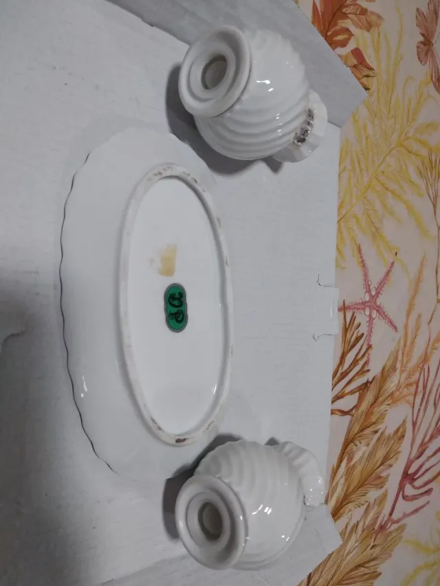 Salero y pimentero de porcelana