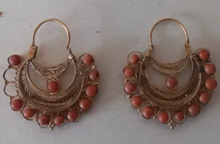 PENDIENTES ORO PANAMEÑOS CON CORAL