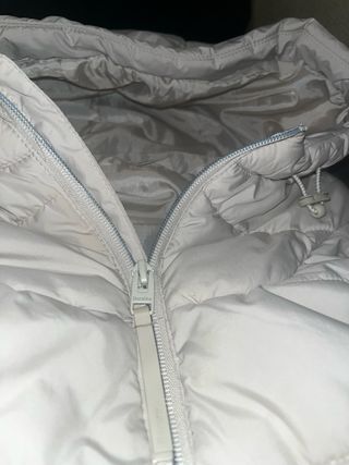 Chaleco acolchado Bershka beige