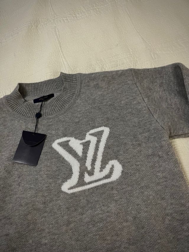 Jersey Louis Vuitton Gris con Logo Blanco