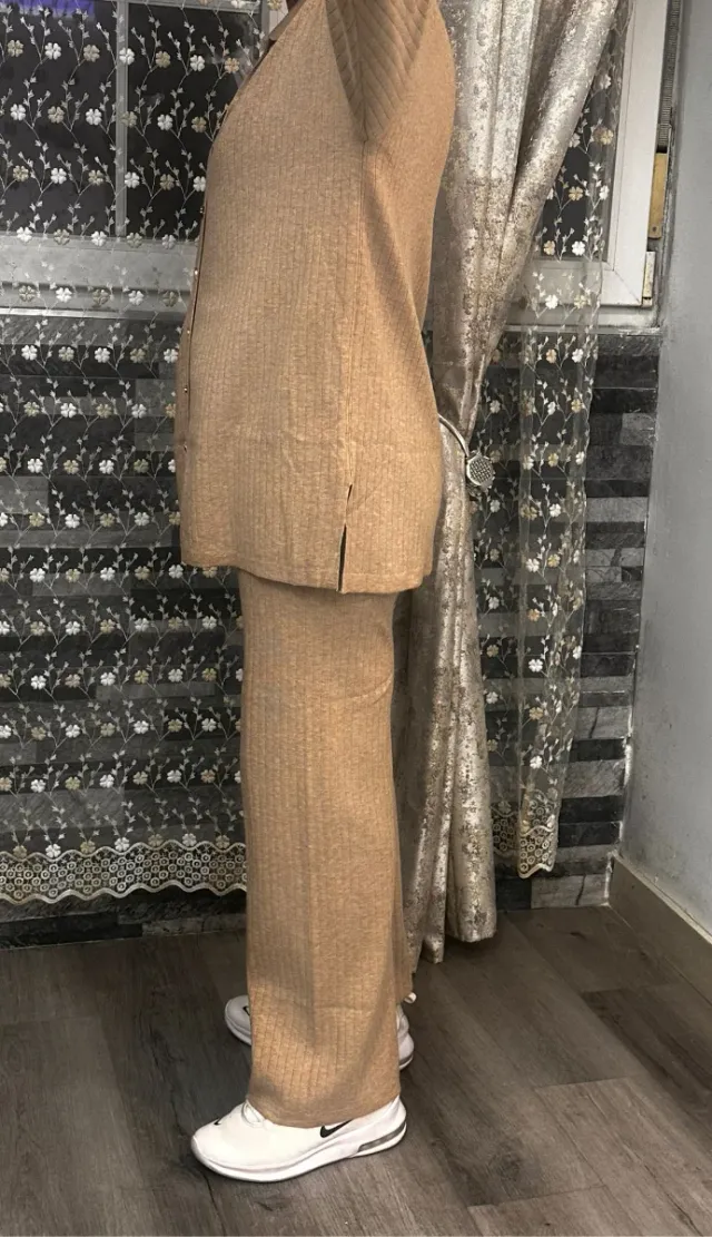 Conjunto mujer beige