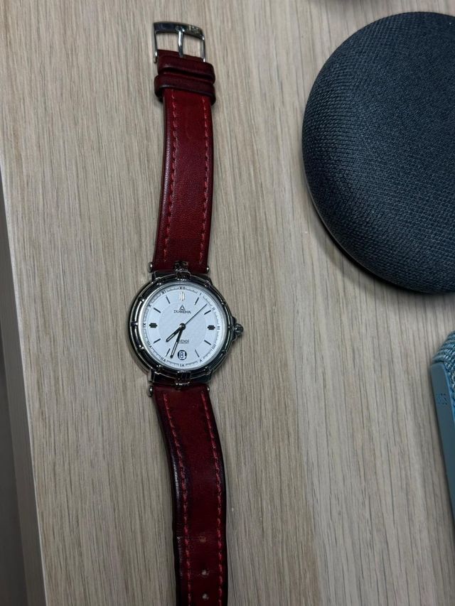 Reloj DUGENA