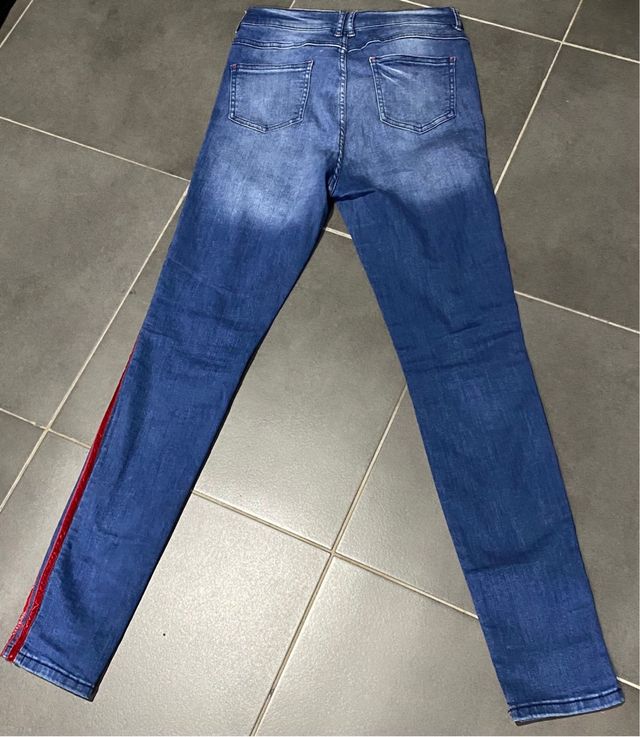 Jeans Guess Blu con banda laterale rossa