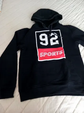 Sudadera Negra con Diseño 92 Sports