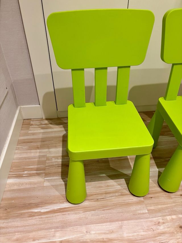 2 Sillas Infantiles IKEA Verde (cada una 12e)