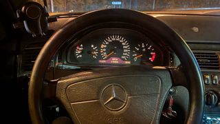 Mercedes-Benz Classe E (214) 1997