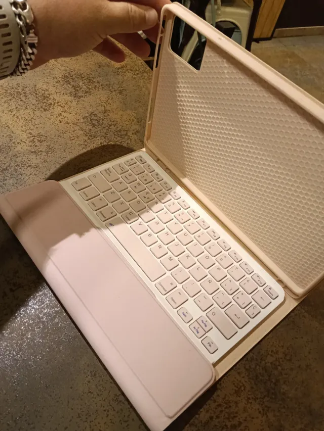 Funda con Teclado iPad Air 6ª 11 2023