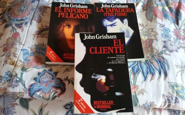 3 libros: El cliente. Informe Pelicano.La Tapadera