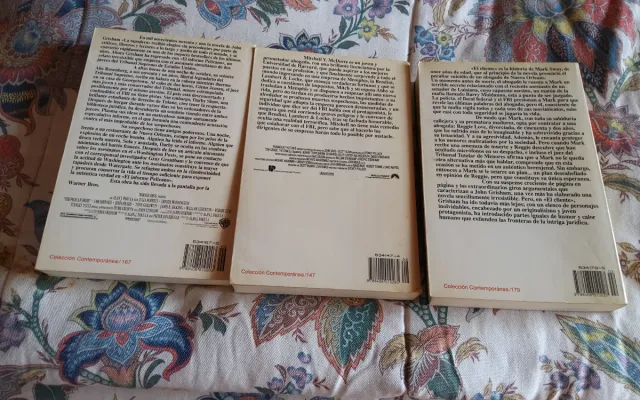 3 libros: El cliente. Informe Pelicano.La Tapadera