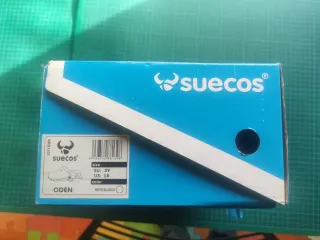 Zuecos blancos . Marca Suecos .