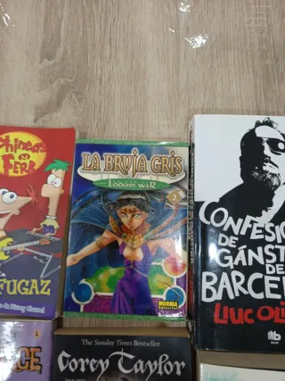 Pack de libros y manga
