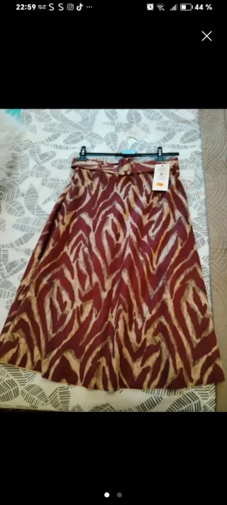 Falda midi estampado cebra talla M