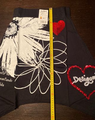 Falda Desigual Talla M Negra y Roja