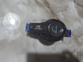 Cuffie 6S nere e blu