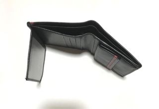 Cartera Yannci Negra con Raya Roja