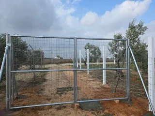 Vallas y cercas metálicas