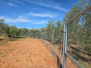 Vallas y cercas metálicas