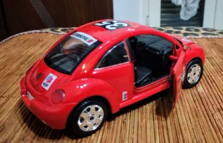 Volkswagen New Beetle 1/24 Bburago