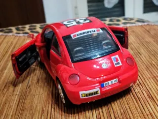 Volkswagen New Beetle 1/24 Bburago