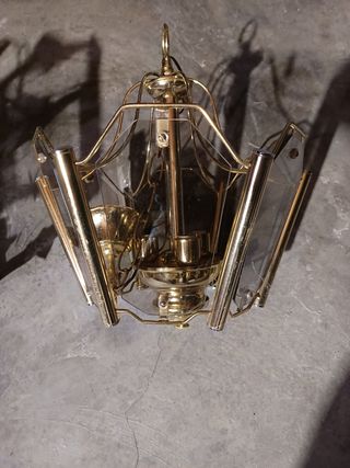 Lámpara de techo dorada estilo clásico