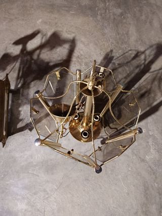 Lámpara de techo dorada estilo clásico