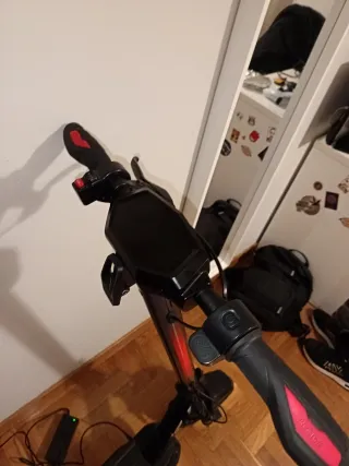 Patinete Eléctrico Red Bull Racing