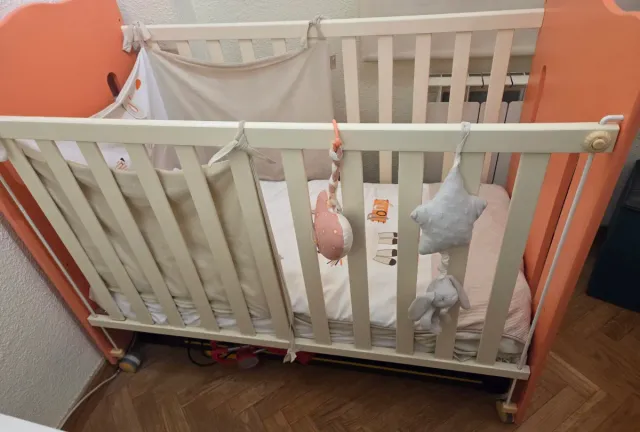 Cuna Micuna Naranja con Dibujo León