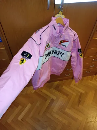 Chaqueta Ferrari Rosa y Blanca