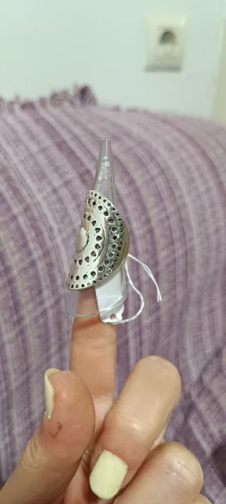 Anillo plateado estilo boho