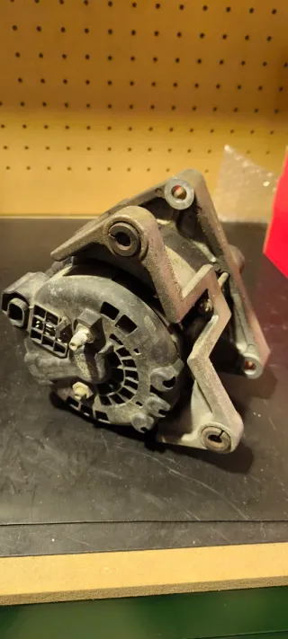 Alternador Opel Astra J 1.6