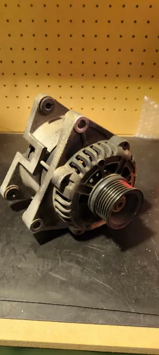 Alternador Opel Astra J 1.6