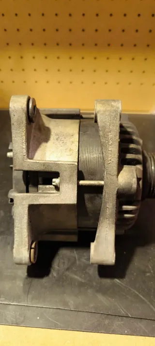 Alternador Opel Astra J 1.6