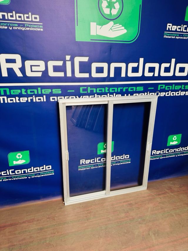 Nº 36. ventana corredera de aluminio gris.