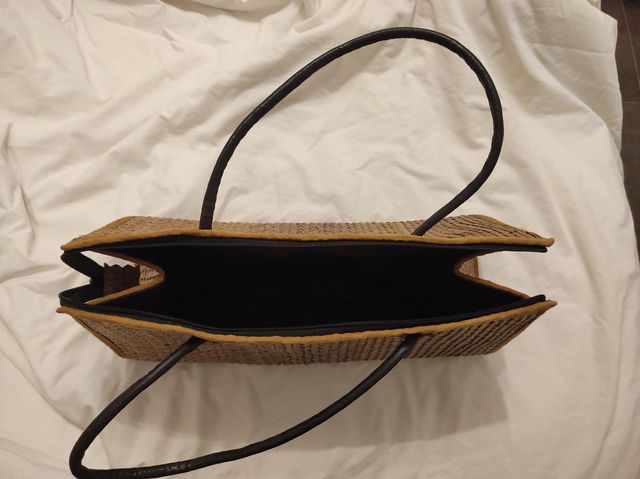 Bolso de rafia beige y marrón