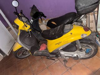 Piaggio Liberty 125 Amarilla vendo para piezza