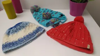 Gorros O'Neill azules, rojos y multicolor