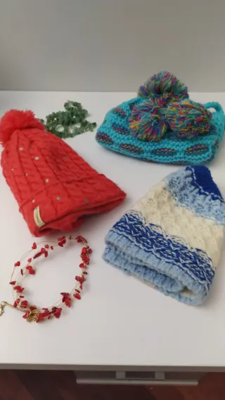 Gorros O'Neill azules, rojos y multicolor