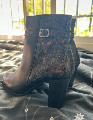 Botines ModaBella Negros con Hebilla